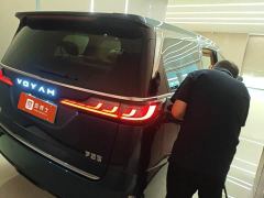 Voyah Lantu Dreamchaser PHEV AWD Flagship Kunpeng Edition - photo 4