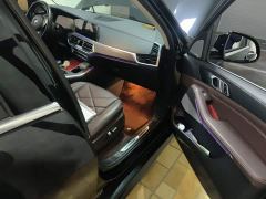 BMW X5 Facelift xDrive 30Li M Sport Premium Package - фото 19