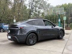 Tesla Model Y Rear-Wheel Drive - ფოტო 2