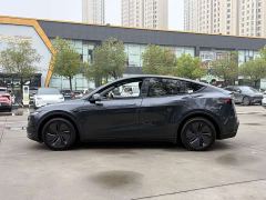 Tesla Model Y Rear-Wheel Drive - ფოტო 3