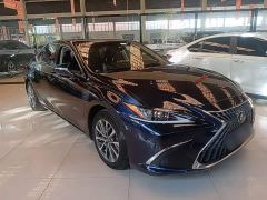 Lexus ES 300h Excellence Edition - ფოტო 3