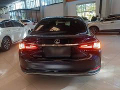 Lexus ES 300h Excellence Edition - ფოტო 5