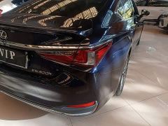Lexus ES 300h Excellence Edition - ფოტო 7