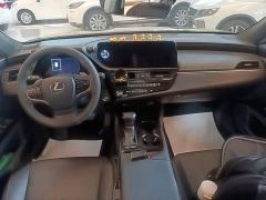 Lexus ES 300h Excellence Edition - ფოტო 9
