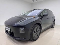 Li Auto i8 Standard Edition - ფოტო 1