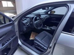 Lexus UX New Energy 300e Pure Enjoyment Edition - фото 8