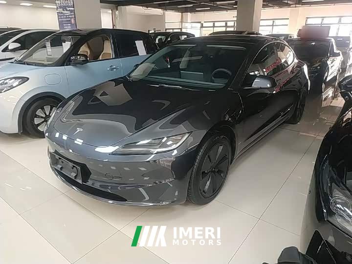 Tesla Model 3 Rear-Wheel Drive