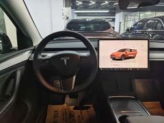 Tesla Model Y Rear-Wheel Drive - ფოტო 17