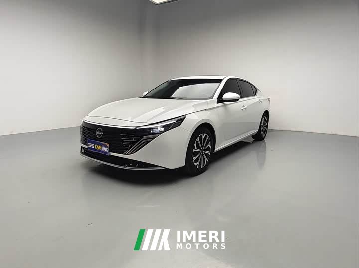 Nissan Teana HarmonyOS Cabin 2.0L Ultra Comfort Edition - car from China