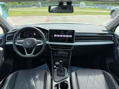 Volkswagen Tiguan L Outstanding Edition 300TSI Automatic Two-Wheel Drive Dragon Ascendant Version - photo 5
