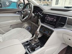 Volkswagen Viloran 330TSI Luxury - ფოტო 10