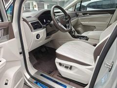 Volkswagen Viloran 330TSI Luxury - ფოტო 2