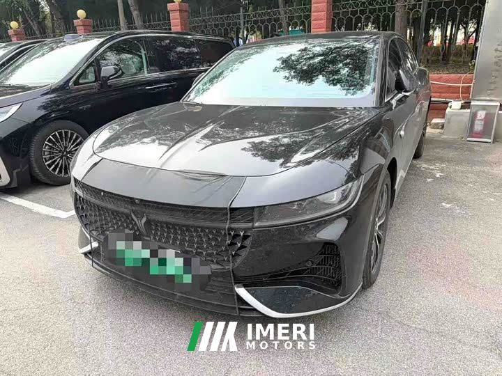Voyah Lantu Zhuiguang PHEV AWD Extended Range Executive
