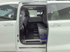 Toyota Gravia 2.5L Hybrid Luxury - photo 11