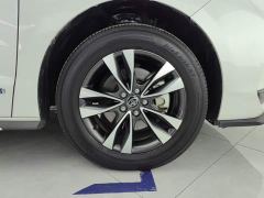 Toyota Gravia 2.5L Hybrid Luxury - photo 6