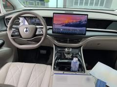 Denza D9 DM-i 970 AWD Flagship - ფოტო 13