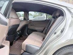 Lexus ES 200 Premium Edition - ფოტო 8