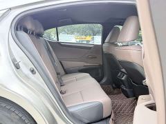 Lexus ES 200 Premium Edition - ფოტო 9
