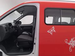 Wuling Yangguang 300km Comfort Passenger Van 75kW - ფოტო 10