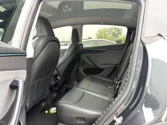 Tesla Model Y Rear-Wheel Drive - ფოტო 3