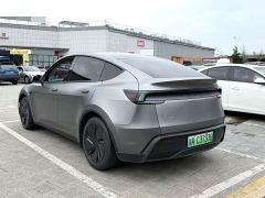 Tesla Model Y Rear-Wheel Drive - ფოტო 4