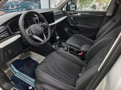 Volkswagen Tiguan L 330TSI Automatic FWD R-Line Comfort Edition - фото 5