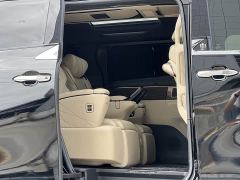 Toyota Vellfire Crown Hybrid 2.5L Executive Premier Edition - photo 10