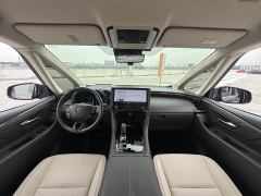 Toyota Vellfire Crown Hybrid 2.5L Executive Premier Edition - photo 11