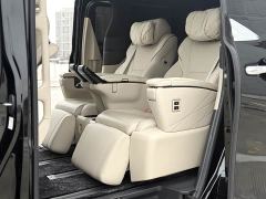 Toyota Vellfire Crown Hybrid 2.5L Executive Premier Edition - photo 6