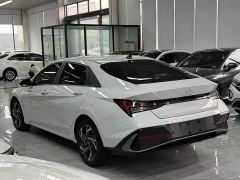 Hyundai Elantra 1.5L CVT Luxury - фото 12