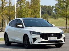 Ford Focus Hatchback EcoBoost 180 Automatic Sport Edition - ფოტო 3