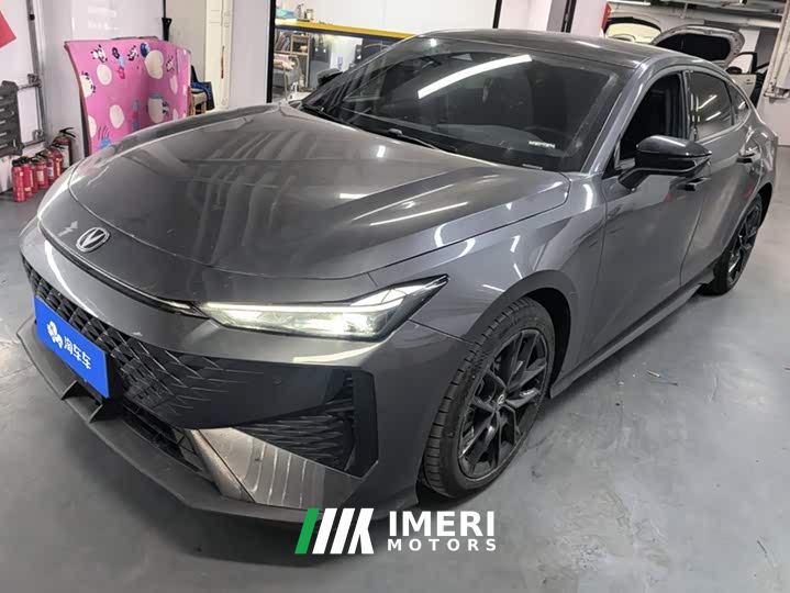 Changan UNI-V 1.5T Premium - ავტომობილი ჩინეთიდან