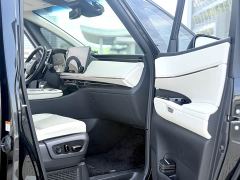 Lexus LM 500h Six-Seat Premium Edition - фото 7
