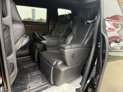 Toyota Vellfire Crown Hybrid 2.5L Executive Premier Edition - photo 2