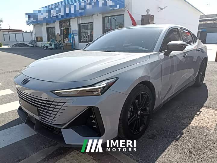 Changan UNI-V 1.5T Deluxe - автомобиль из Китая