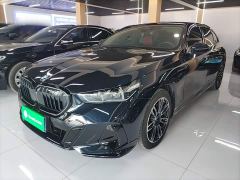 BMW 5 Series 530Li Premier M Sport Package - фото 1