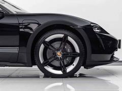 Porsche Taycan 4 Cross Turismo - photo 10