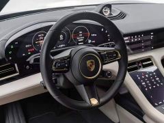 Porsche Taycan 4 Cross Turismo - photo 17