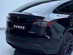 Tesla Model Y Rear-Wheel Drive - ფოტო 13