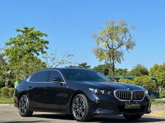 BMW 5 Series 530Li Premier M Sport Package - photo 3