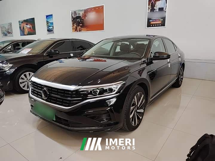 Volkswagen Passat 380TSI Luxury