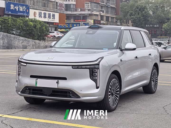 IM Motors Zhiji LS8 66 Ultra Luxury Six-Seater - автомобиль из Китая