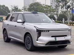 IM Motors Zhiji LS8 66 Ultra Luxury Six-Seater - фото 3