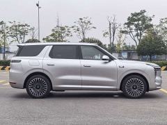 IM Motors Zhiji LS8 66 Ultra Luxury Six-Seater - фото 4