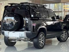 Land Rover Defender 110 3.0T P400 Dark Edition - ფოტო 18