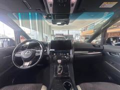 Lexus LM 300h 7-Seater Elegant Edition - ფოტო 5