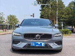Volvo S60 B4 Smart Luxury Edition - ფოტო 2