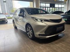 Toyota Sienna 2.5L Hybrid Premium Edition - ფოტო 3