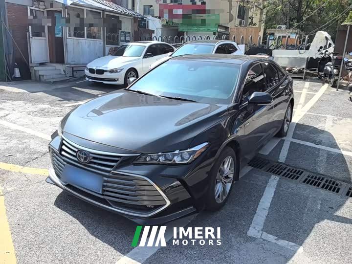 Toyota Avalon Hybrid 2.5L Luxury National VI