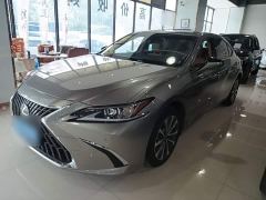 Lexus ES 200 Excellence Edition - photo 1